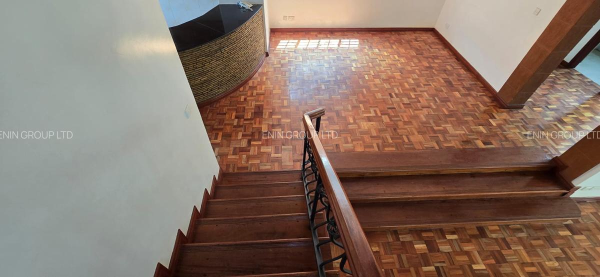 5 Bed Townhouse with En Suite in Lavington - 1