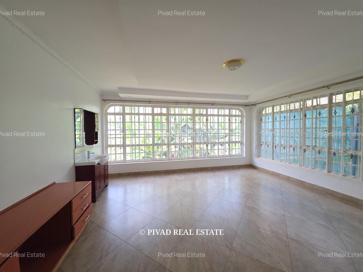 5 Bed House with Garden in Runda - 6