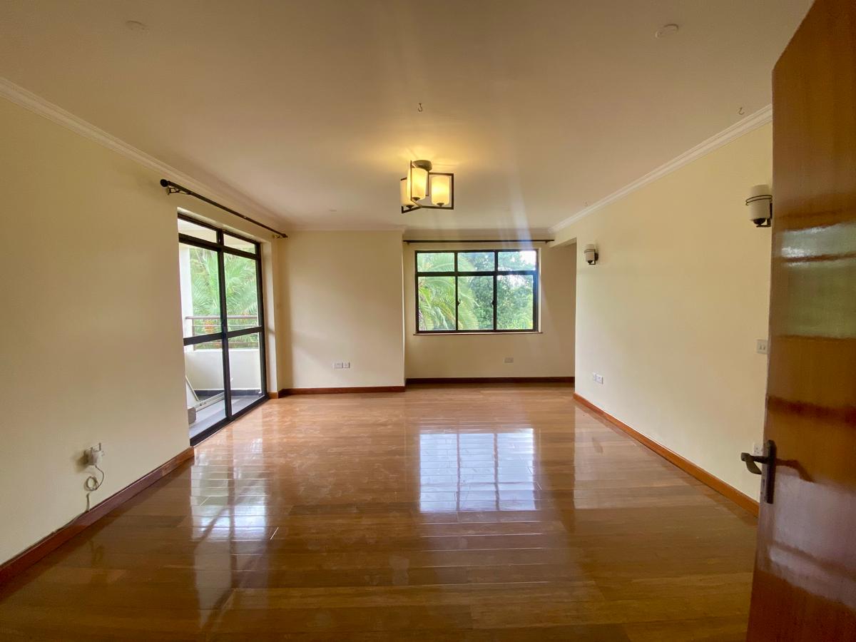 5 Bed Townhouse with En Suite in Lavington - 6