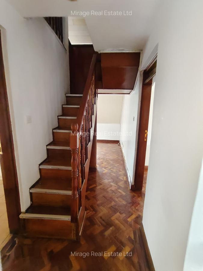4 Bed Apartment with Swimming Pool in Kilimani - 16