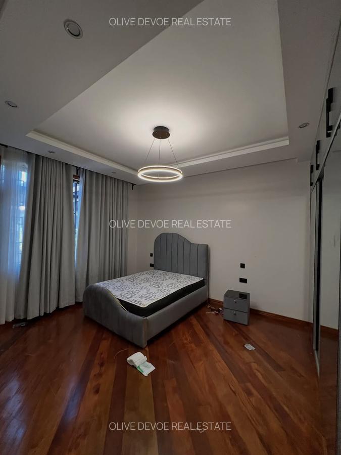 5 Bed House with En Suite in Runda - 13