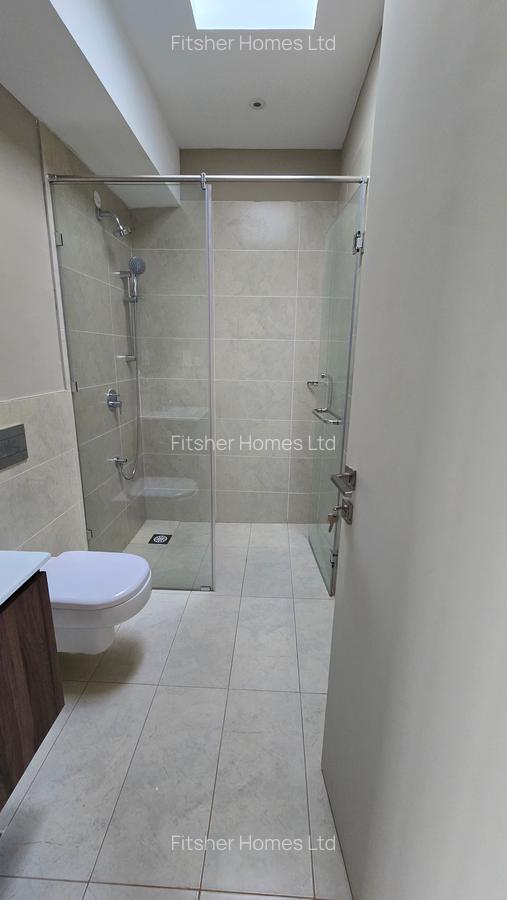 4 Bed Townhouse with En Suite in Karura - 16