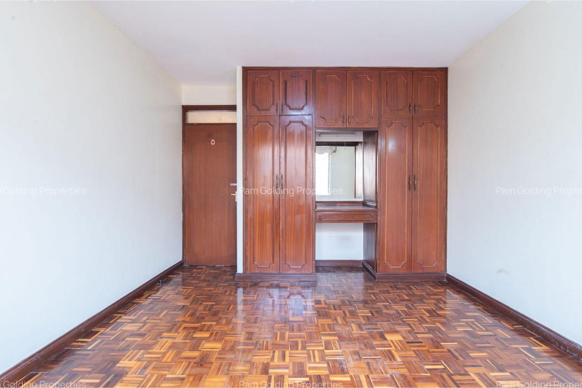 4 Bed Villa with En Suite at School Lane - 14