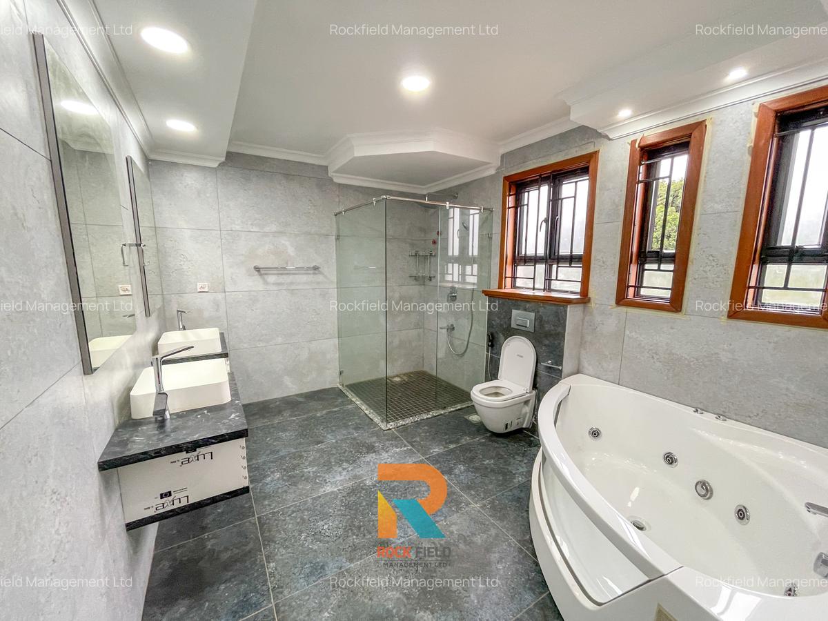 6 Bed Townhouse with En Suite in Lavington - 14