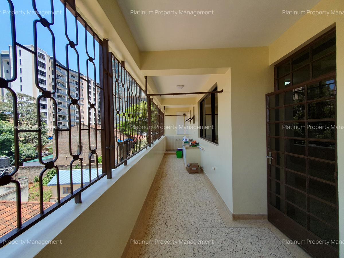 3 Bed Apartment with En Suite in Parklands - 8