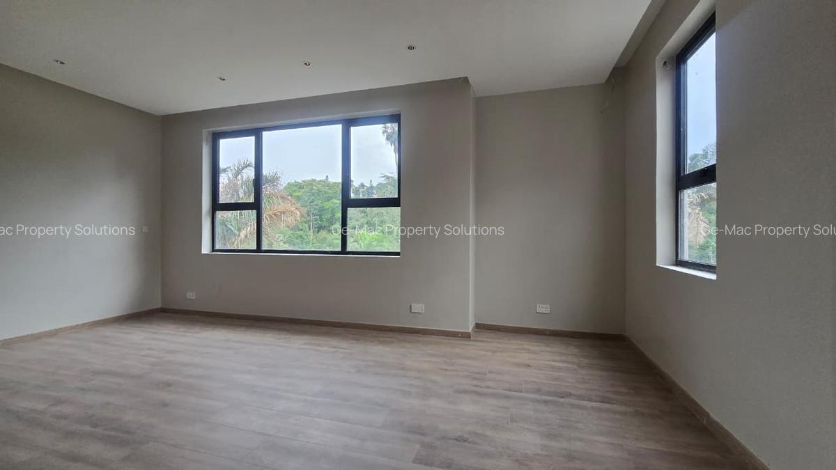 5 Bed Townhouse with En Suite in Lavington - 9