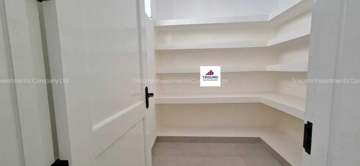 4 Bed House with En Suite in Westlands Area - 8