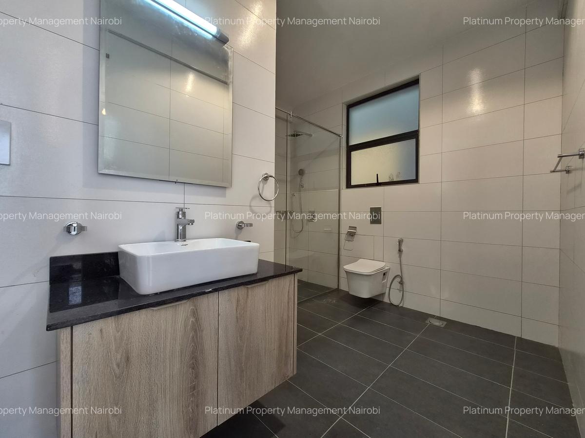 3 Bed Apartment with En Suite at Second Parklands - 14