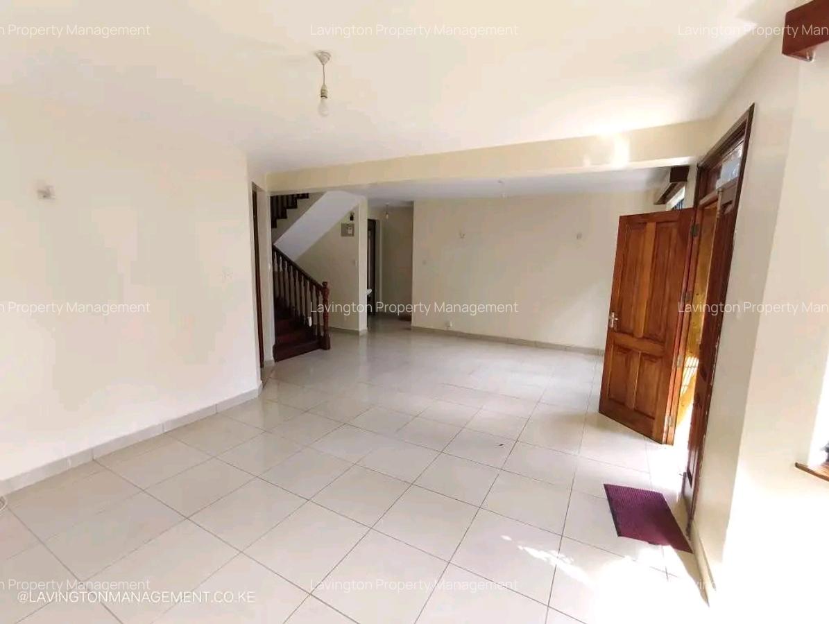4 Bed Townhouse with En Suite at Lavington Green - 6