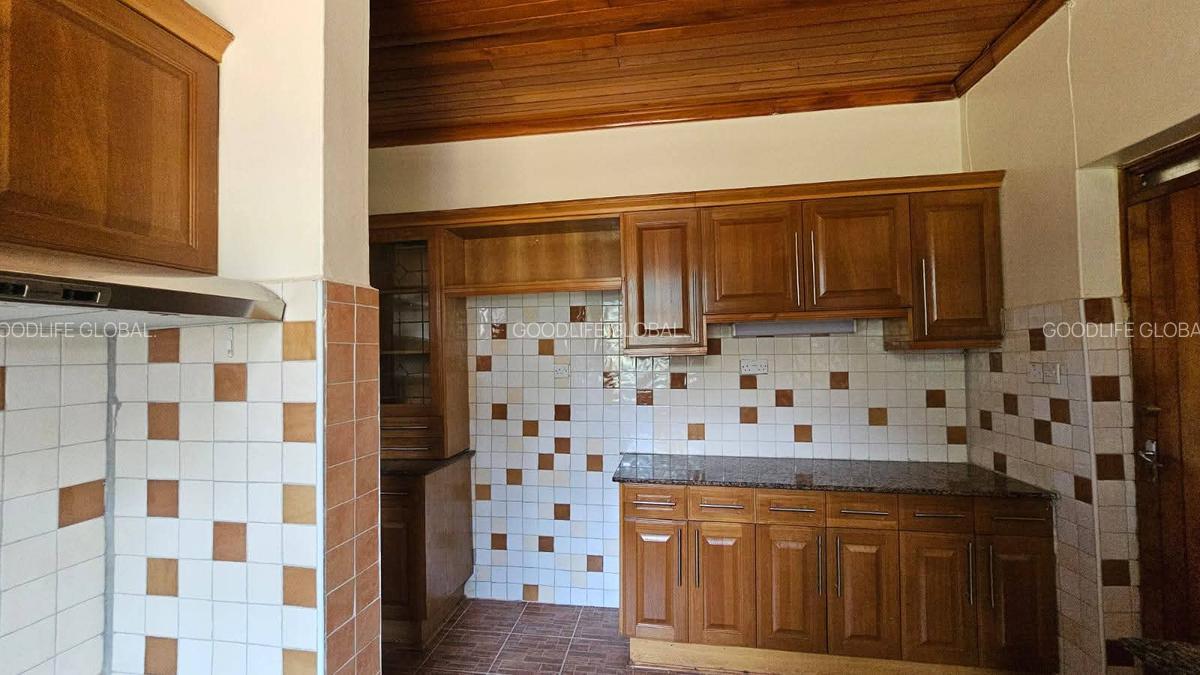 4 Bed House with En Suite at Loresho - 17