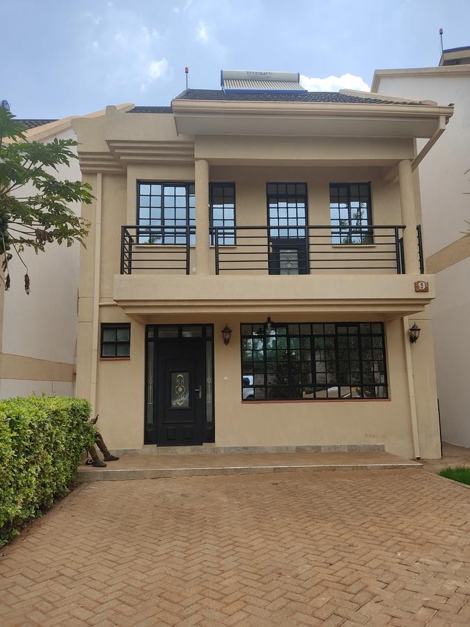 3 Bed Townhouse with En Suite at Windsor - 2