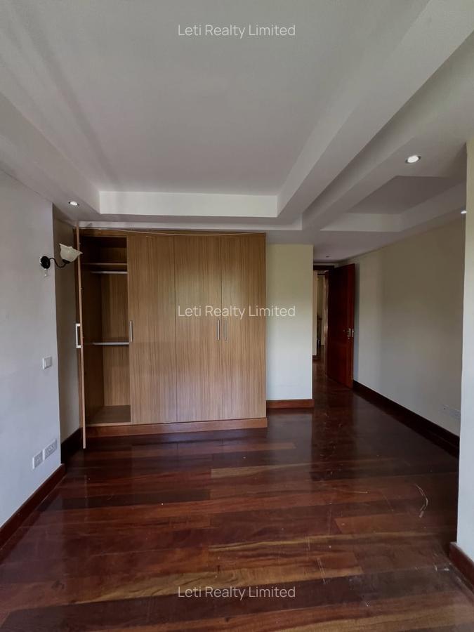 5 Bed Townhouse with En Suite in Lavington - 9