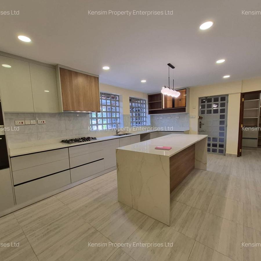 5 Bed House with En Suite in Runda - 7