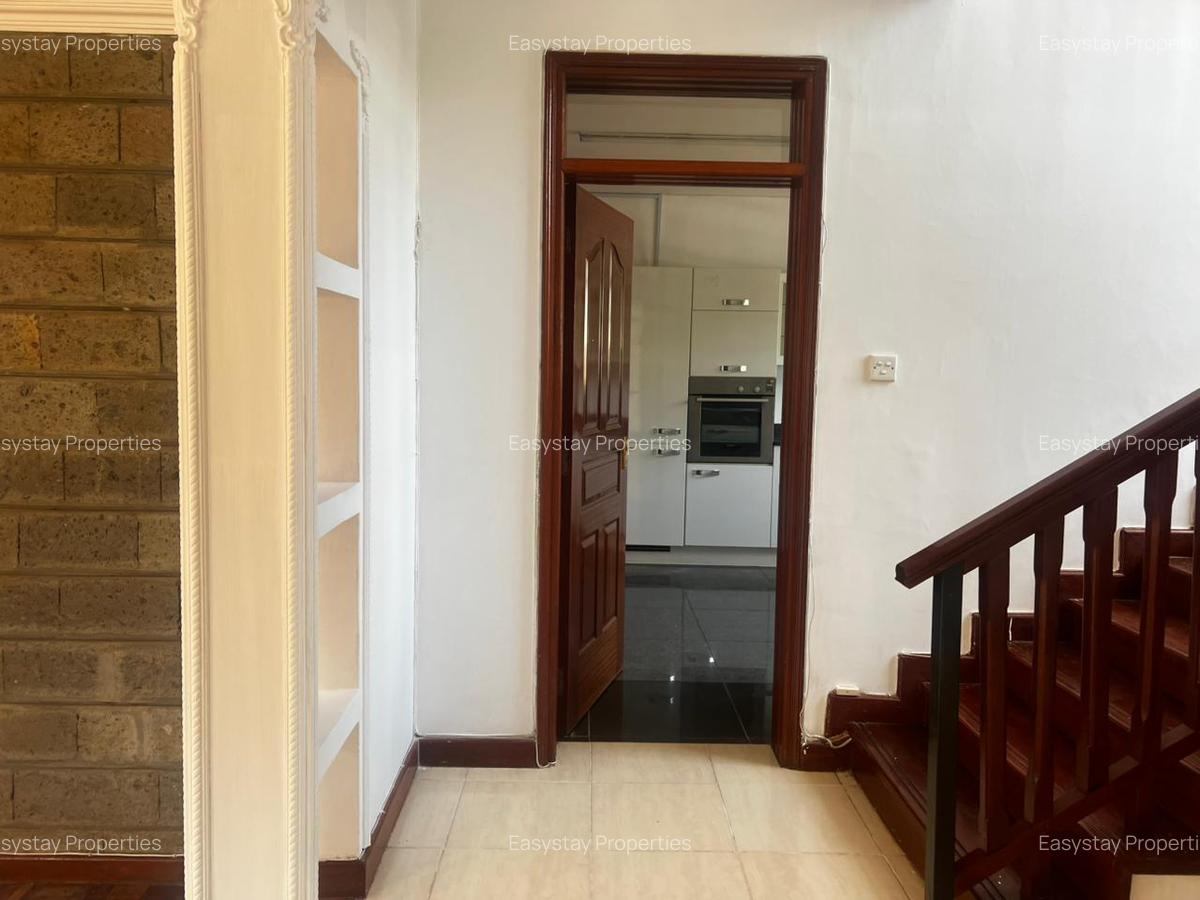 4 Bed Townhouse with En Suite in Rosslyn - 6