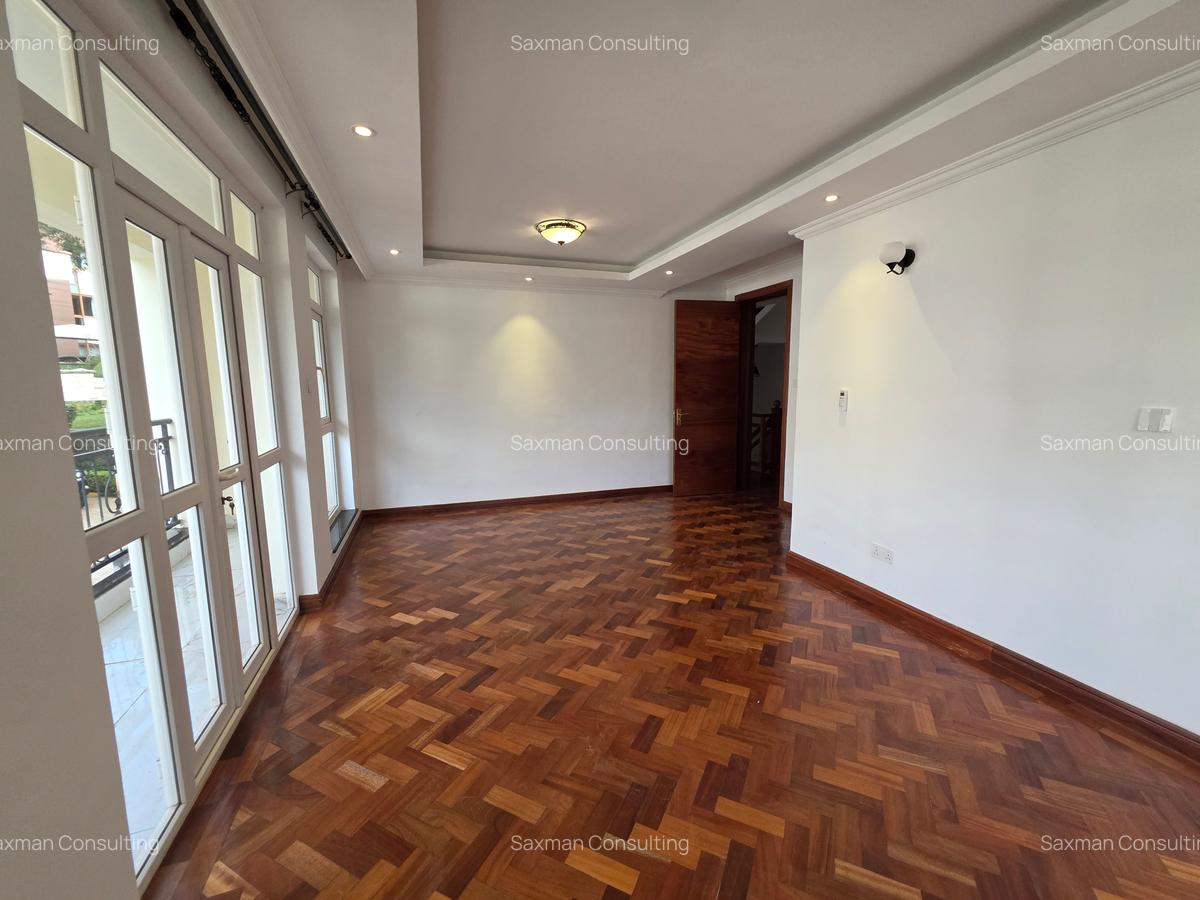 5 Bed Villa with En Suite in Lavington - 20