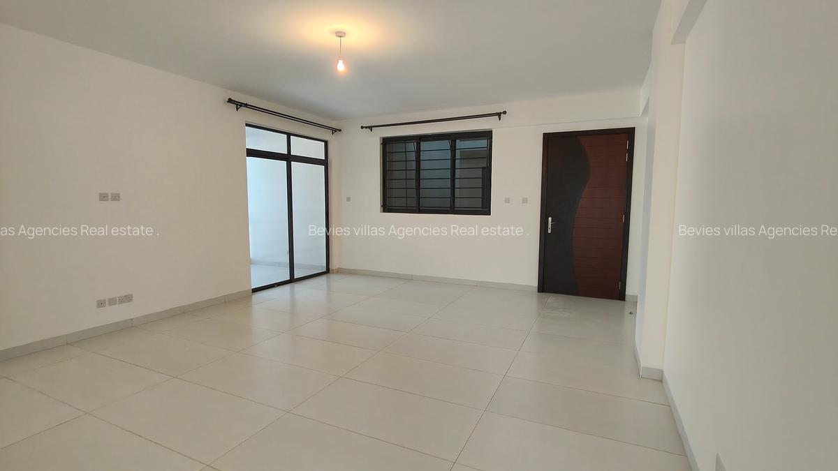 4 Bed Apartment with En Suite at Parklands - 2