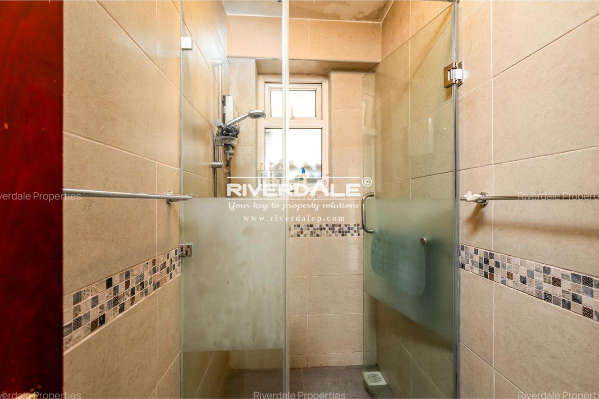 3 Bed Apartment with En Suite in Westlands Area - 10