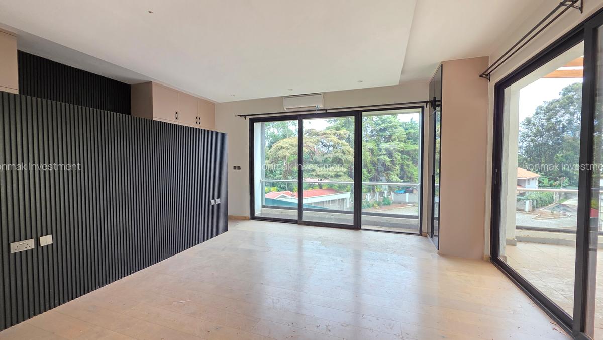 4 Bed Townhouse with En Suite at Lavington Green - 12