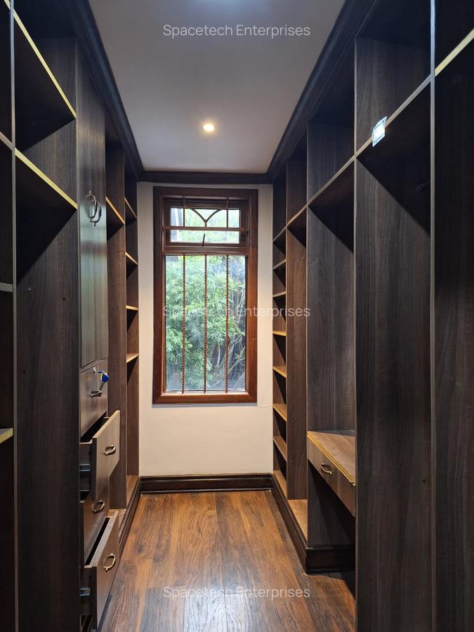 6 Bed House with En Suite in Kyuna - 19