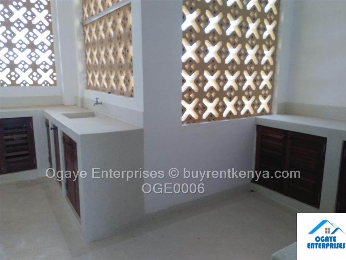 2 Bed Apartment in Nyali Area - 12