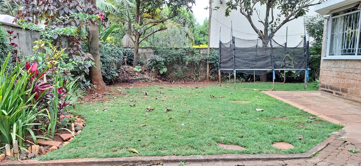 5 Bed Townhouse with En Suite at Brookside Drive - 5