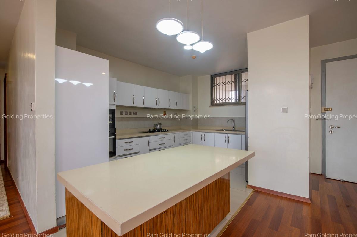 3 Bed Apartment with En Suite in Parklands - 3
