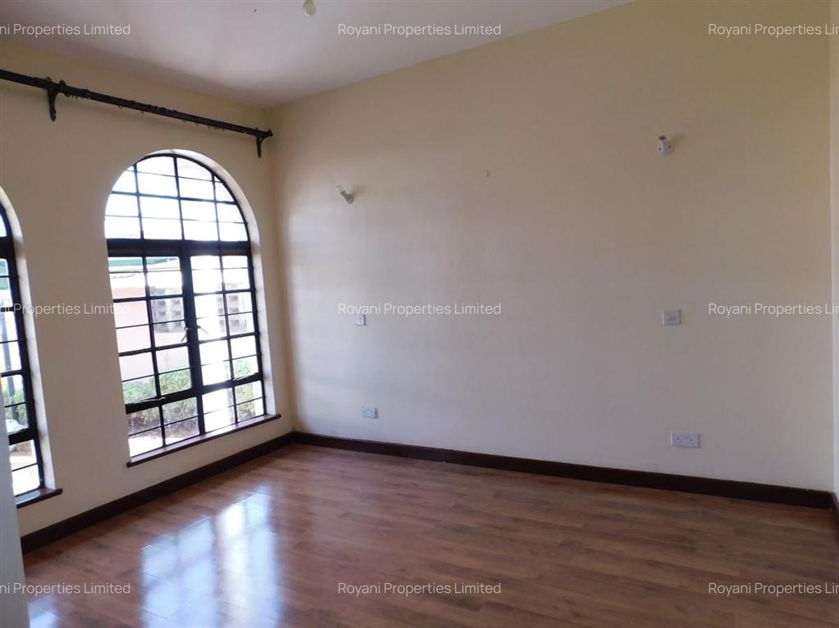 4 Bed House with En Suite at Fivestar Meadows - 9