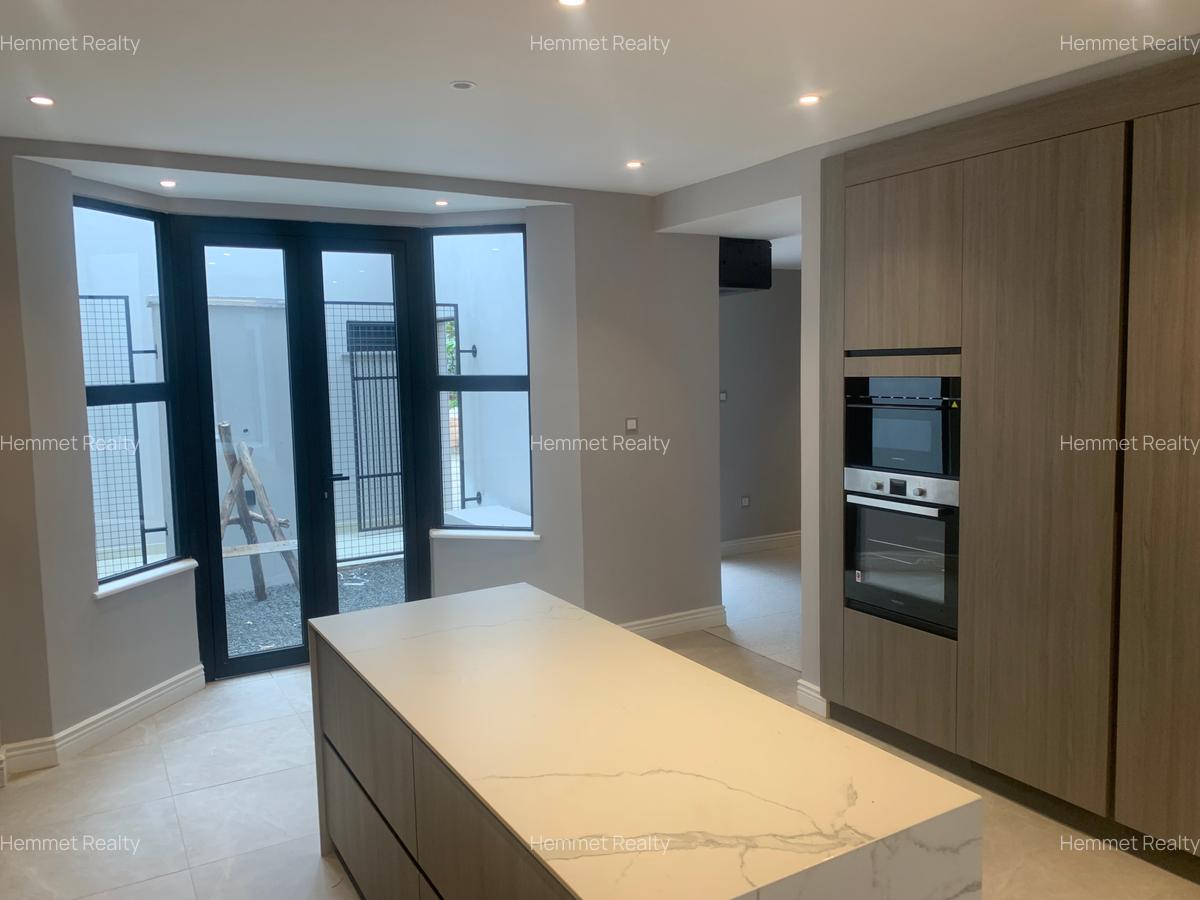 4 Bed Villa with En Suite in Runda - 9