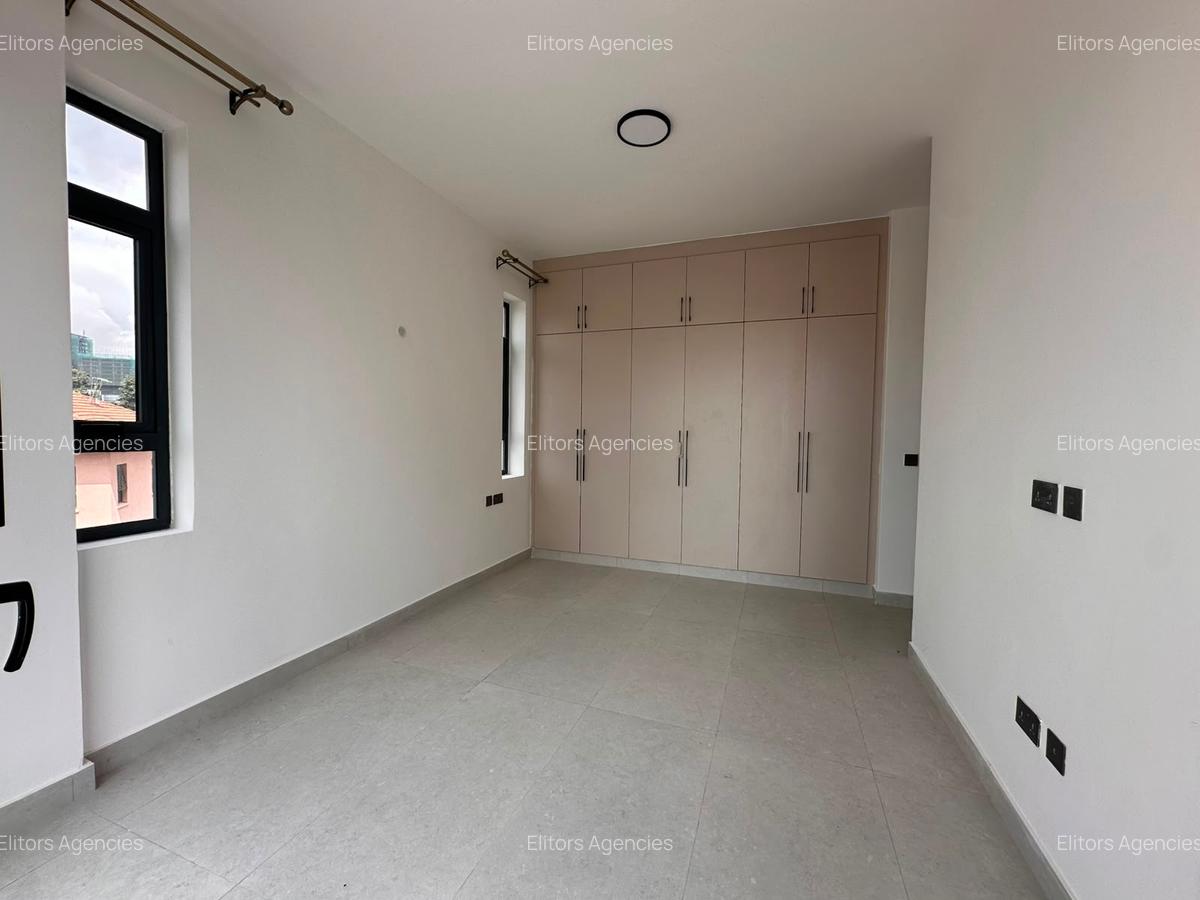 2 Bed Apartment with En Suite at Brookside Drive - 11