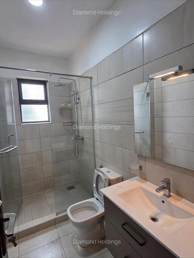 3 Bed Apartment with En Suite at Parklands - 14