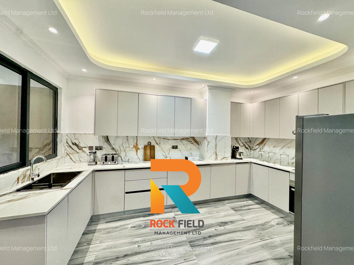 Furnished 1 Bed Apartment with En Suite in Brookside - 8