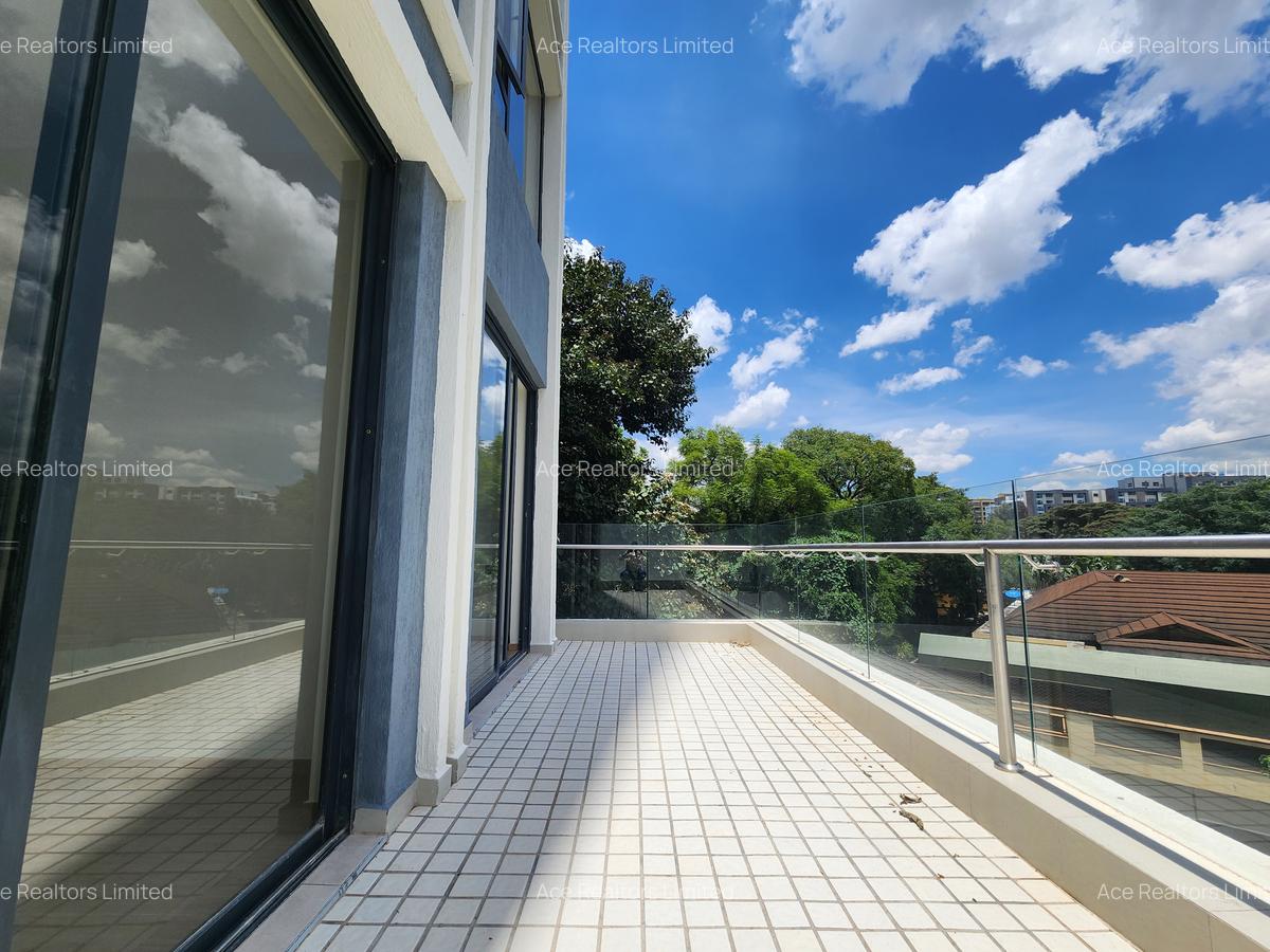 2 Bed Apartment with En Suite at Westlands Road - 8