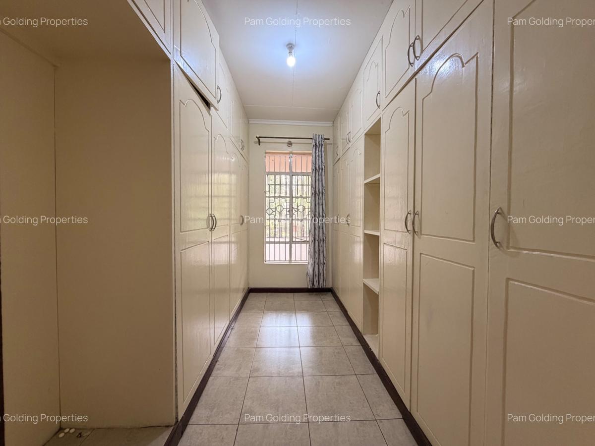 4 Bed House with En Suite in Karen - 12