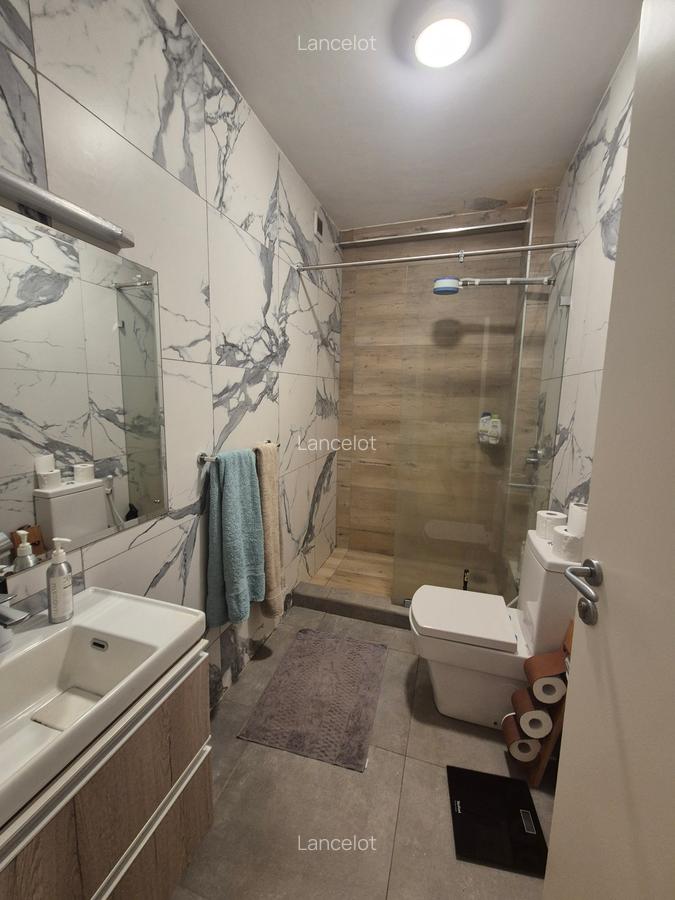 1 Bed Apartment with En Suite at 4Th Parklands Avenue - 2