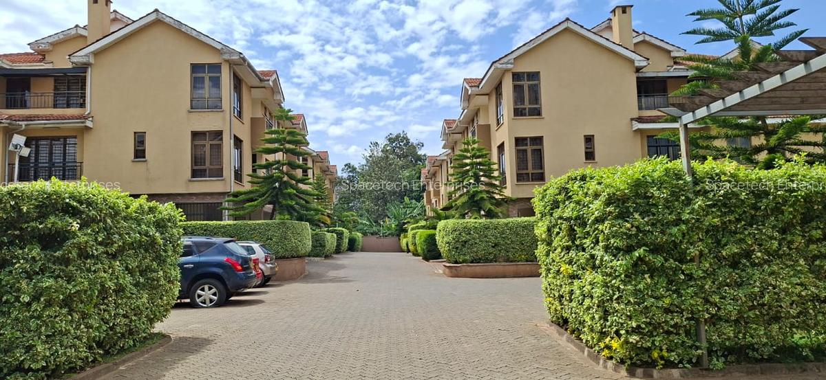 5 Bed Townhouse with En Suite in Lavington - 1