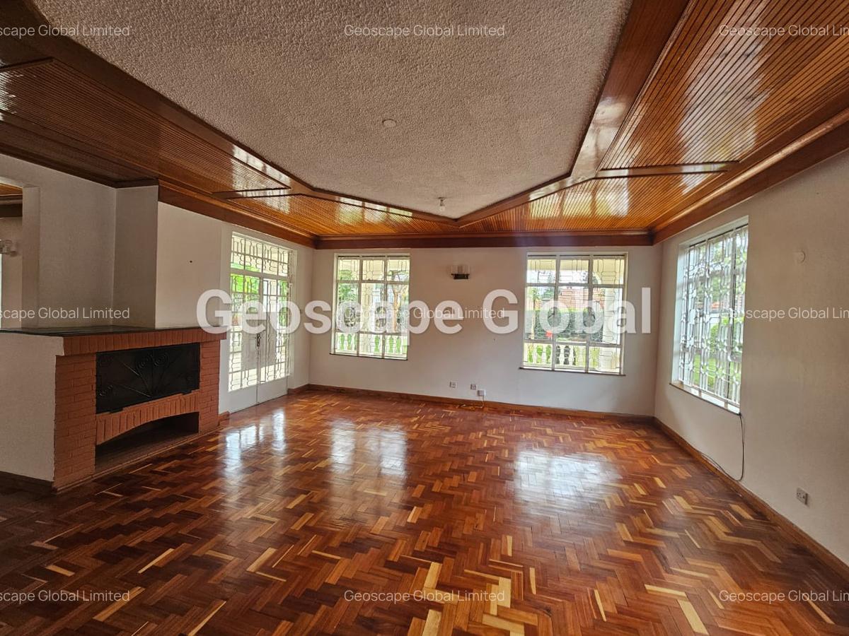 5 Bed House with En Suite in Runda - 8