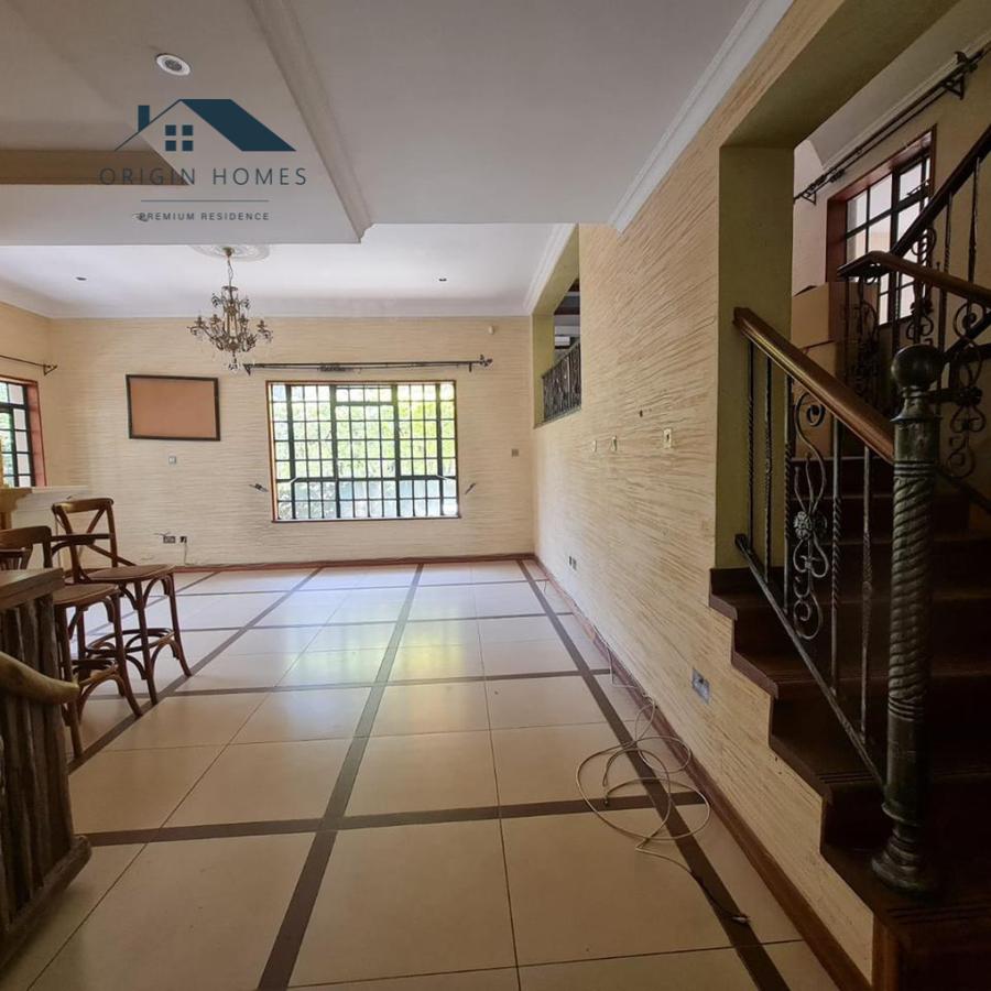 5 Bed Townhouse with En Suite at Spring Valley - 10