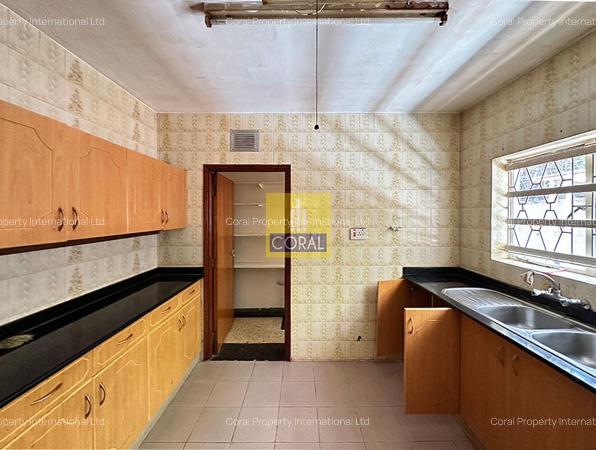 4 Bed Apartment in Parklands - 3