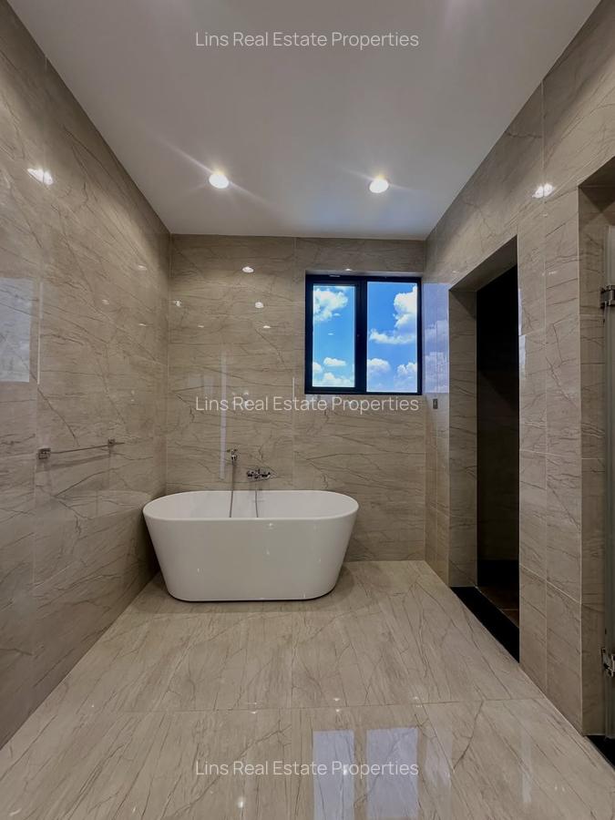 5 Bed Townhouse with En Suite in Lavington - 17