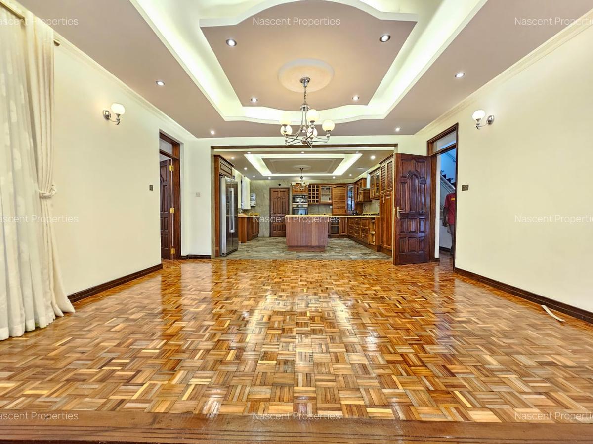 4 Bed House with En Suite in Runda - 11