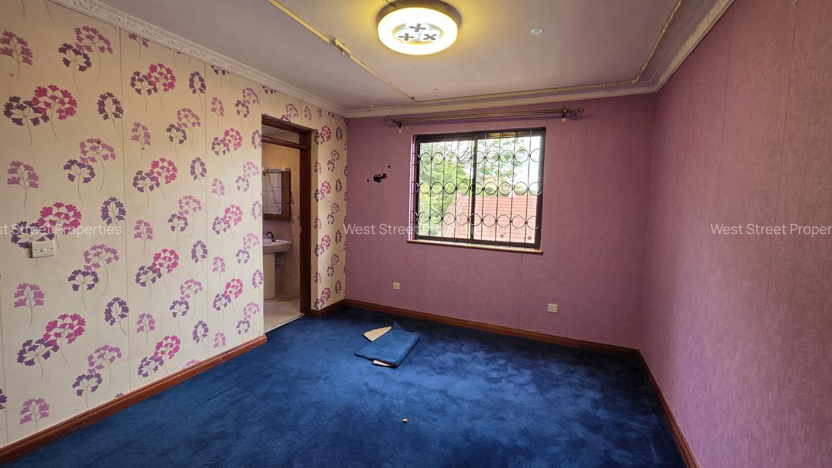3 Bed Apartment with En Suite at Gitanga Road - 4