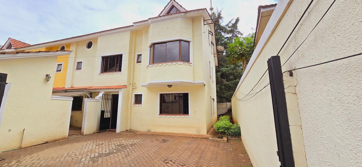 4 Bed Townhouse with En Suite at James Gichuru - 3