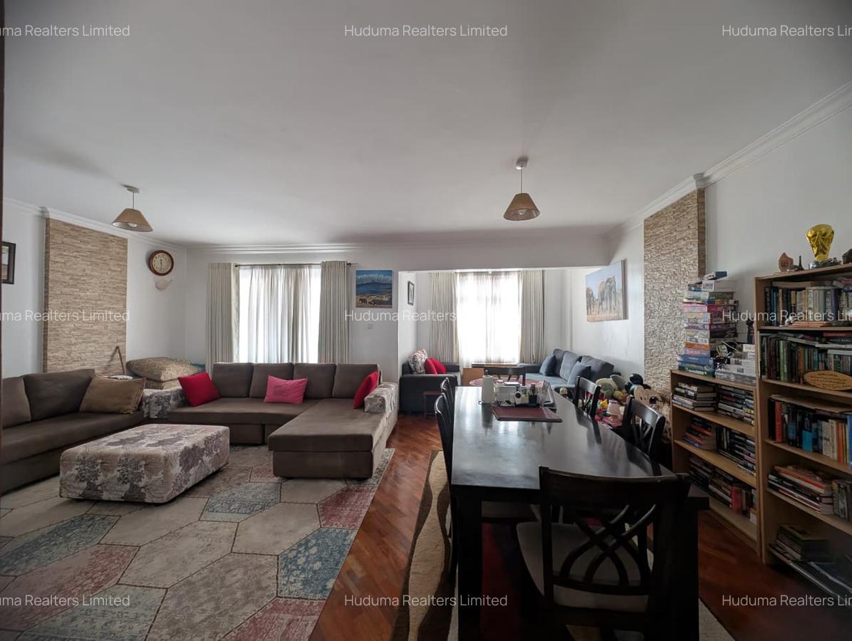 3 Bed Apartment with En Suite at Thompson Estate - 3