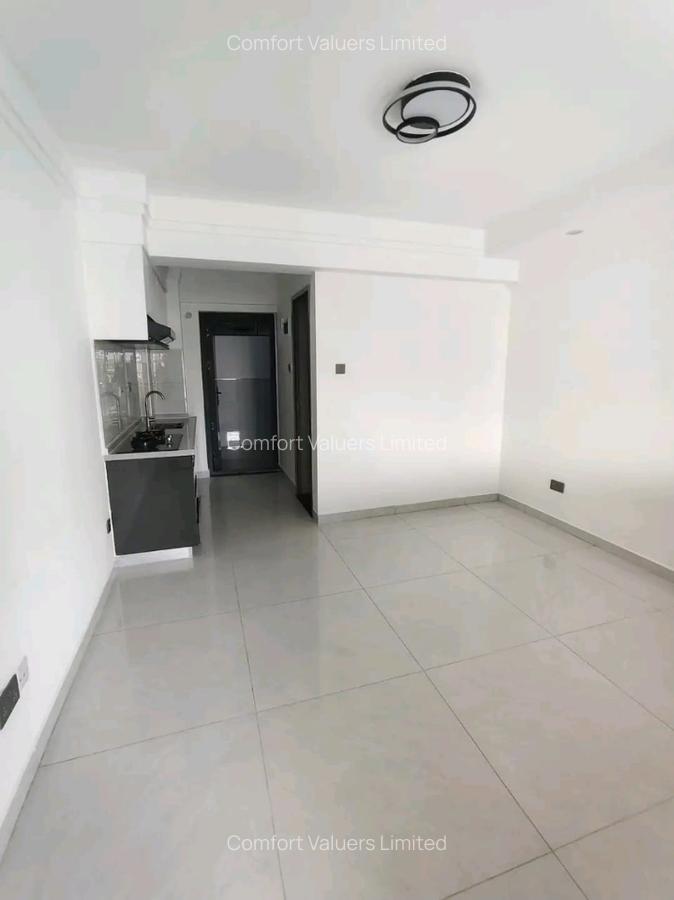 Serviced 1 Bed Apartment with En Suite at Westlands - 5