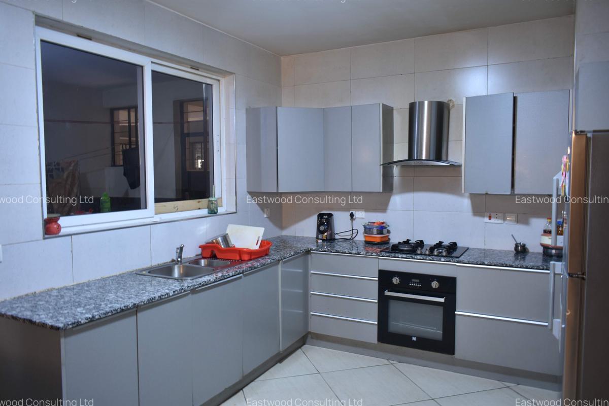 4 Bed Apartment with En Suite at Third Parklands - 10