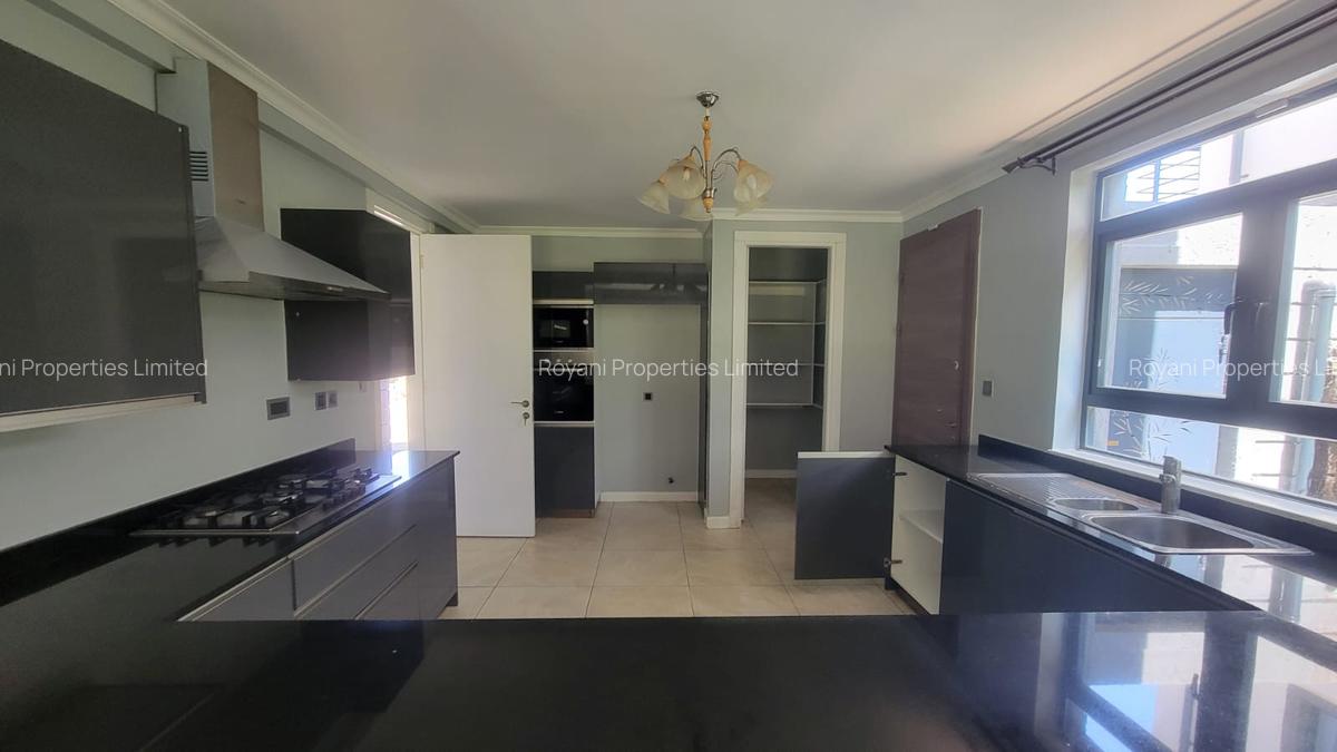 4 Bed Townhouse with En Suite in Runda - 2