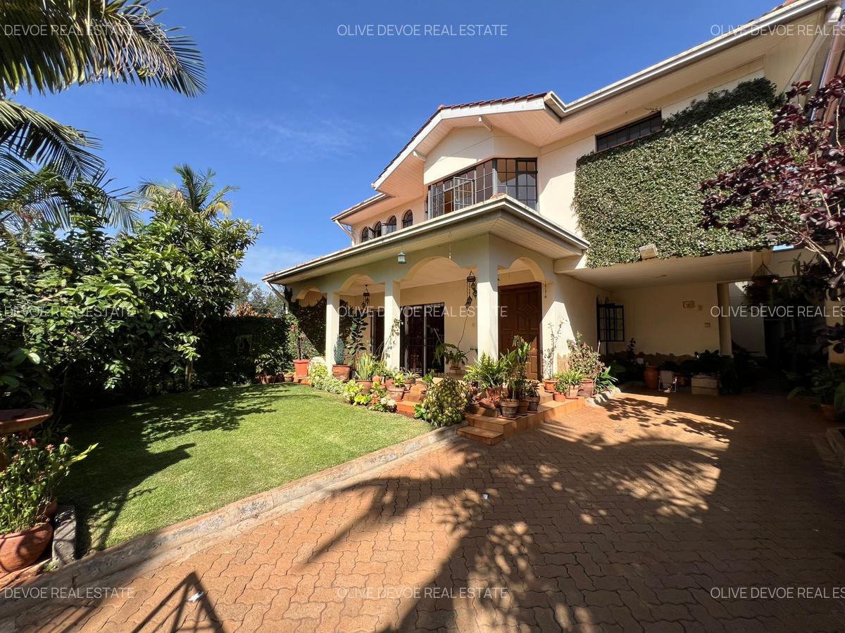 4 Bed Townhouse with En Suite in Lavington - 17