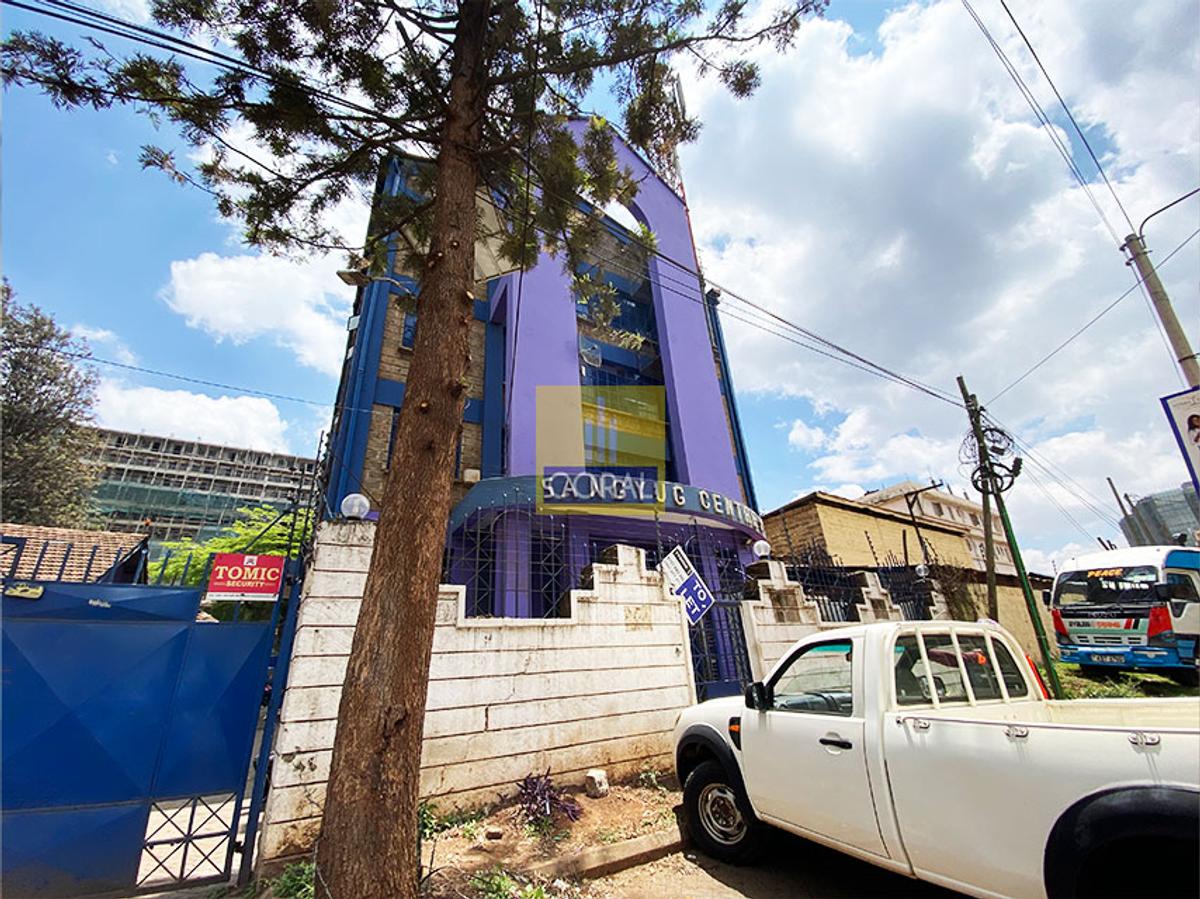 Warehouse with Lift in Ngara - 6