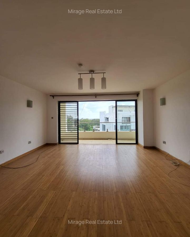 2 Bed Apartment with En Suite in Garden Estate - 8