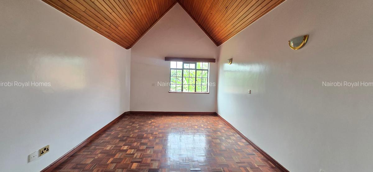 5 Bed Townhouse with En Suite at Lavington Green - 7